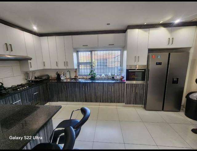 3 BEDROOM HOUSE FOR SALE IN LAMBTON